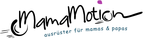 Logo MamaMoition. Name in kunstvoller Schrift darunter Ausrüster für Mamas und Papas.